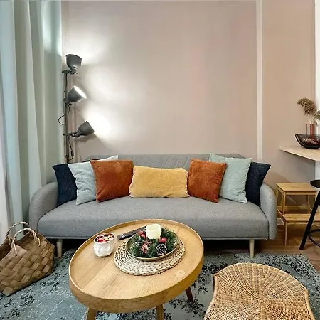 Urban Heaven Hideout, Cozy In Prime Center Apartment *