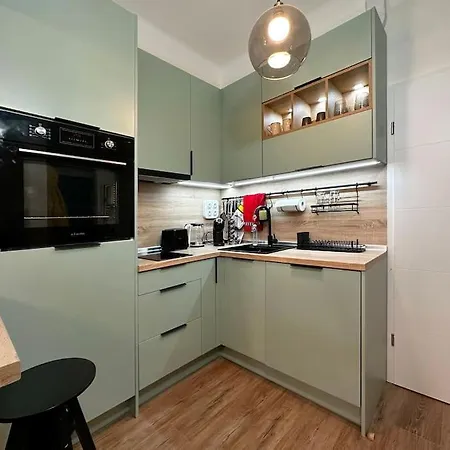 Urban Heaven Hideout, Cozy In Prime Center Apartment